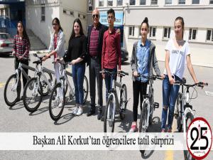  Başkan Ali Korkuttan öğrencilere tatil sürprizi 