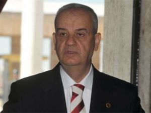 İlker Başbuğ: Birileri kaos ortamı mı yaratmak istiyor