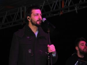 Mehmet Erdem'i üşüten konser