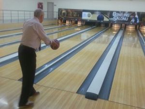 Bowling turnuvası renkli anlara sahne oldu