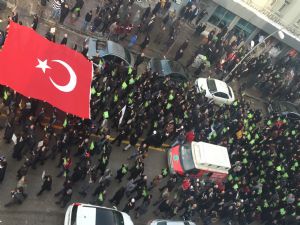  ONBİNLERCE ERZURUMLU PEYGAMBERE SAYGI VE ZULME LANET YÜRÜYÜŞÜ YAPTI