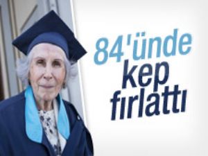 84 yaşında okulunu bitirip kep bile attı