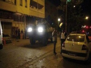 Diyarbakır'da polis aracına silahlı saldırı: 1 polis ve 1 sivil hayatını kaybetti