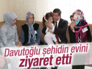 Davutoğlu Ankara'da şehidin evini ziyaret etti