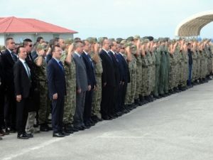 Hakkari'de şehit olan 2 asker memleketlerine uğurlandı