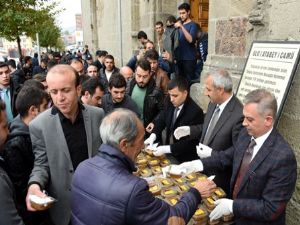 Büyükşehir Aşure dağıttı