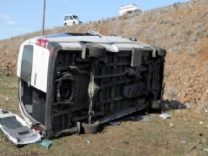 ERZURUM'DA TRAFİK KAZASI: 15 YARALI