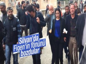 Figen Yüksekdağ sırılsıklam oldu