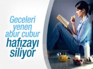 Geceleri yenen abur cubur hafızayı siliyor