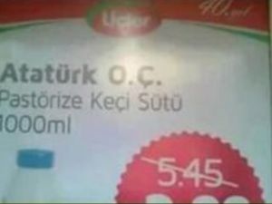 Atatürk afişi için süpermarketten özür geldi