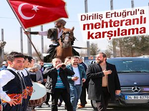 Diriliş Ertuğrul dizisi ekibine mehteranlı karşılama