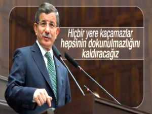 Ahmet Davutoğlu: Hiçbir yere kaçamazlar