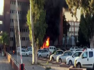 Adana Valiliği önünde patlama!