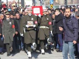 Terhisine 50 gün kala şehit düşen asker son yolculuğuna uğurlandı