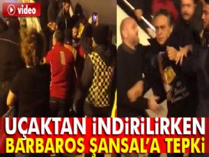 KKTC'den sınır dışı edilen Barbaros Şansal'a havalimanında sert tepki...