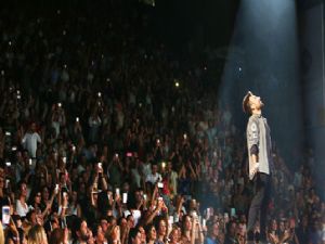 Tarkan konserlerine canlı bağlantı