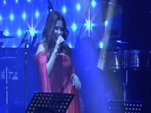 Deniz Seki Girne'de konser verdi