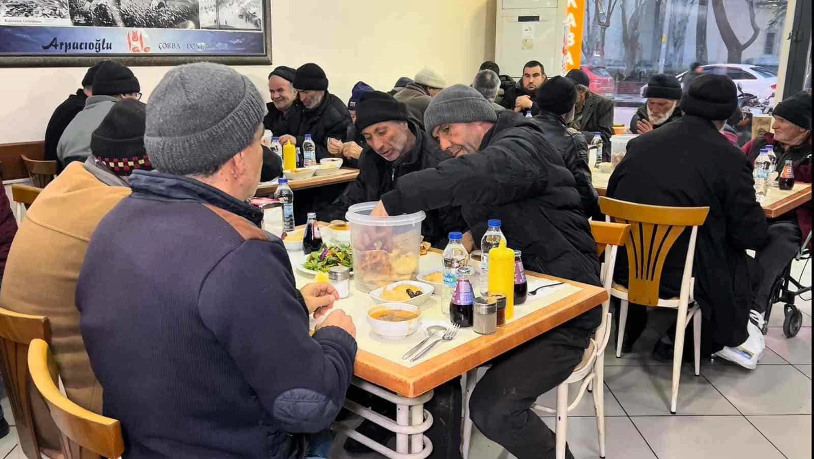 Bu restoranda 17 yıldır iftar menüsü ücretsiz