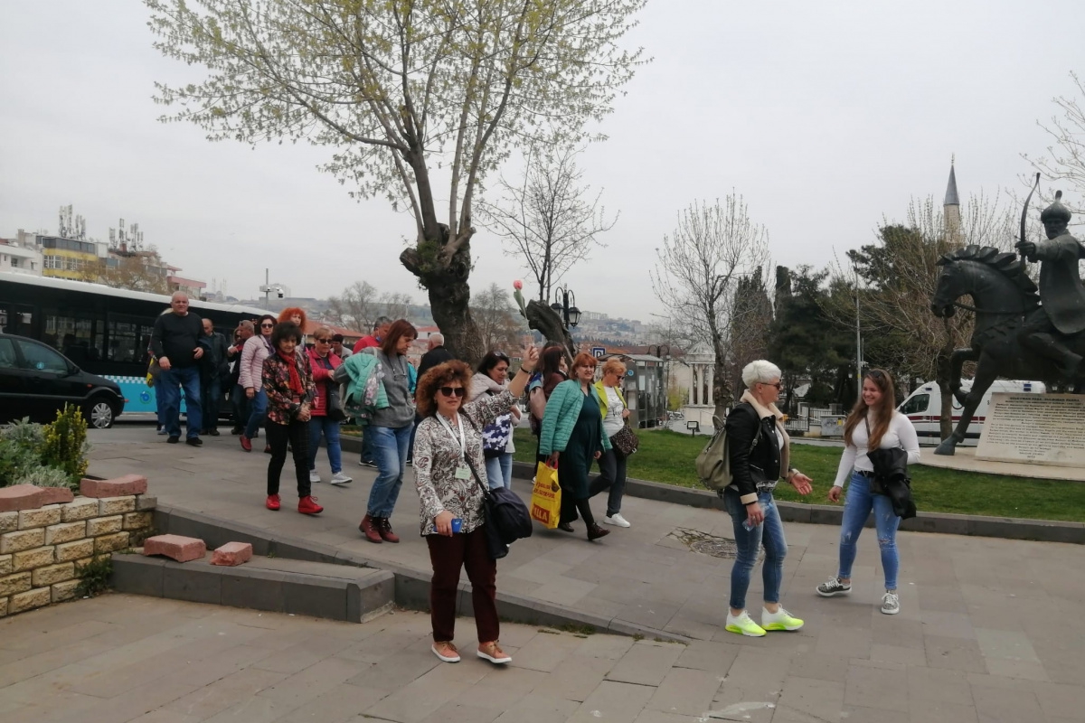 Bulgarlar bu sefer orayı hedef aldı: Alışveriş sonrası bol bol gezdiler