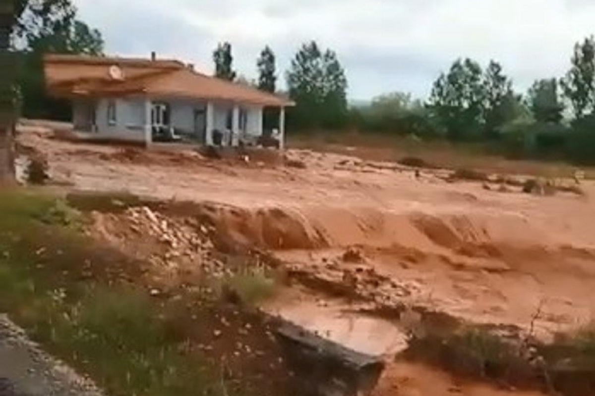 Çankırı'da sel paniği kamerada