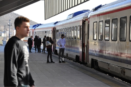 Doğu Ekspresi'nde bayram yoğunluğu yaşanıyor