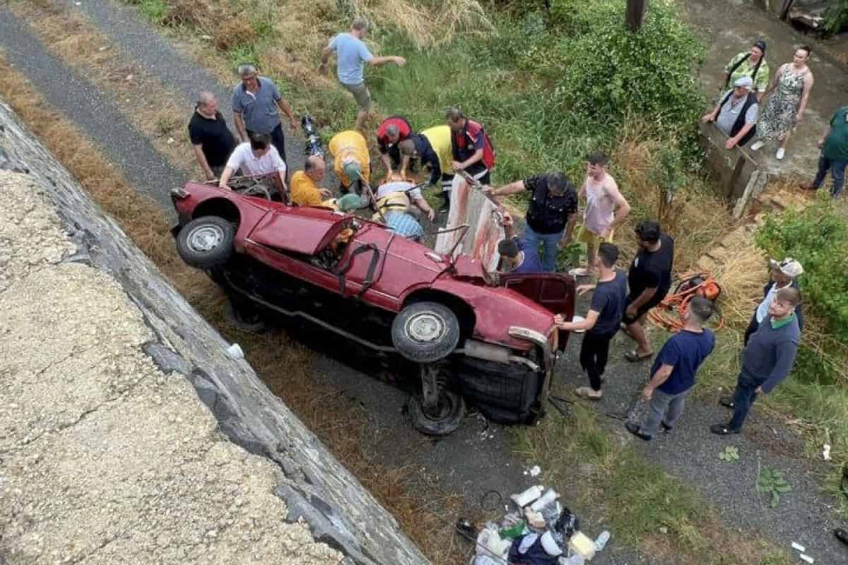 Edirne'de otomobil uçuruma yuvarlandı: 2 ölü, 2 yaralı