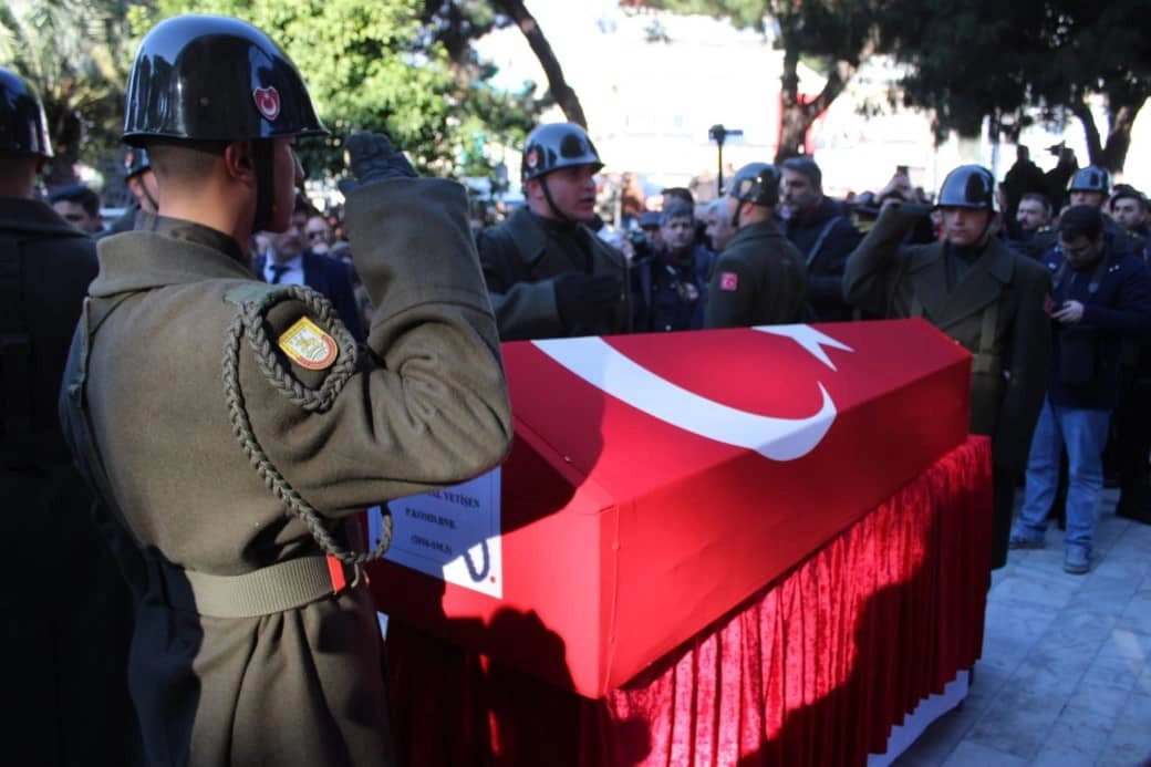 Evlilik yıl dönümünde şehit düştü, kızının doğum gününde toprağa verildi