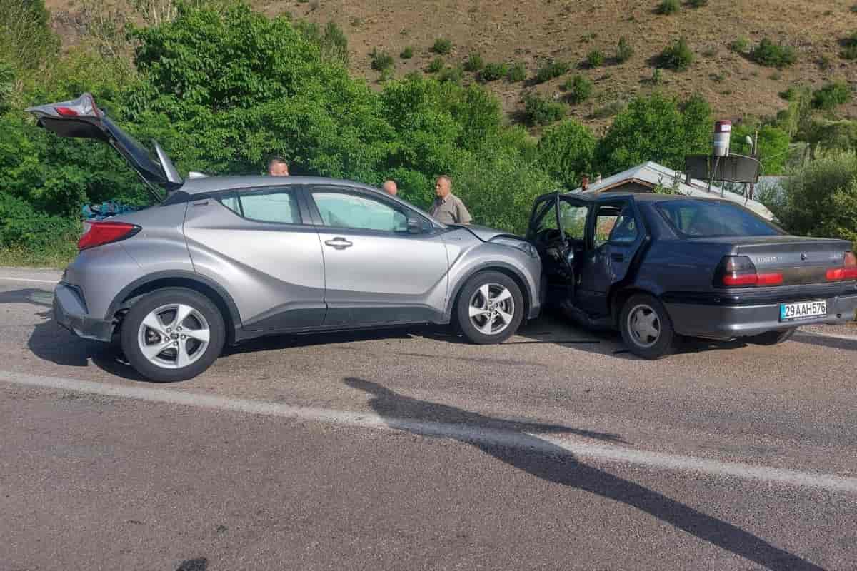 Gümüşhane'de bayram ziyareti dönüşü kaza: 3 yaralı