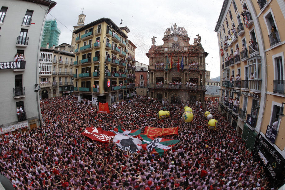 İspanya'da San Fermin Festivali iki yıllık aranın ardından yeniden başladı