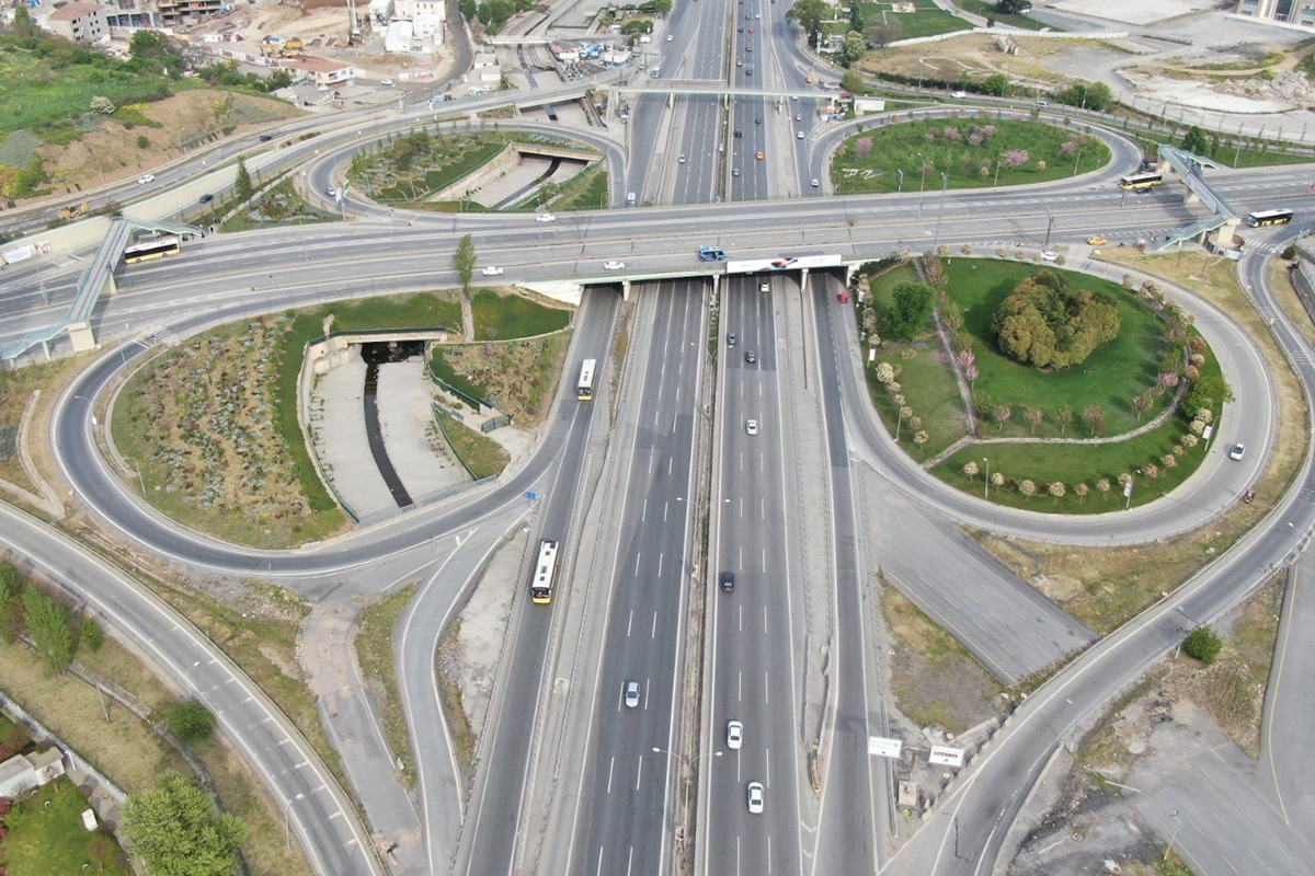 İstanbul'da bayramın ilk gününde yollar boş kaldı