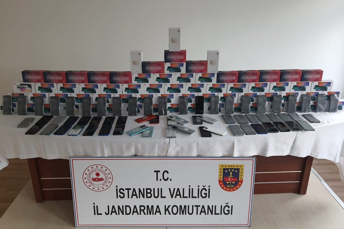 Jandarmadan kaçak cep telefonu operasyonu: 5 gözaltı