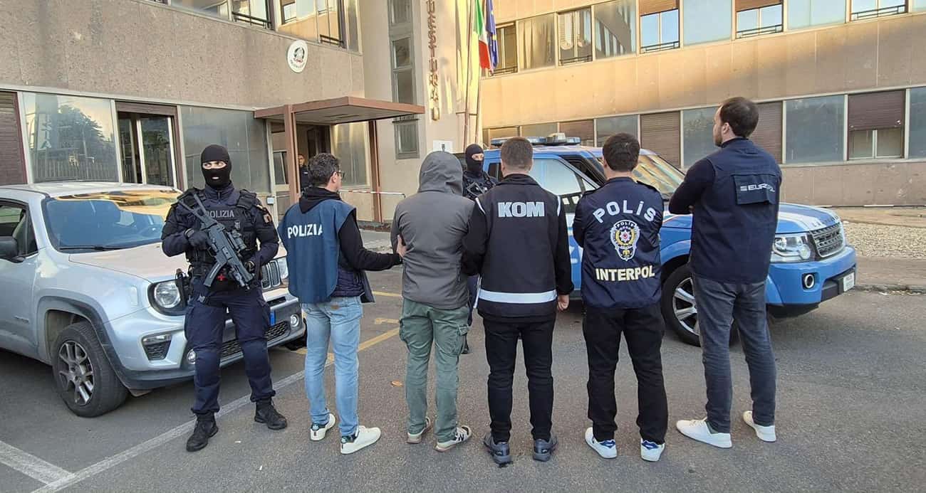Kırmızı bültenle aranan organize suç örgütü lideri Barış Boyun, İtalya’da yakalandı