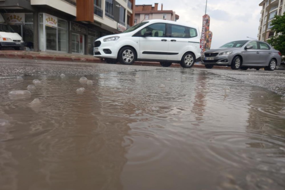 Konya'da yağış etkili oldu, çalışmalar devam ediyor