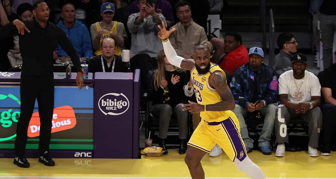 LeBron James, NBA’de 50 bin sayı barajını geçen ilk isim oldu