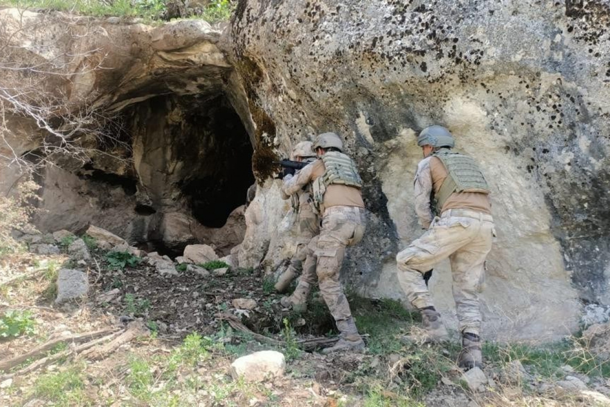 MSB: 'Barış Pınarı ve Fırat Kalkanı bölgelerinde 12 PKK/YPG'li terörist etkisiz hale getirildi'