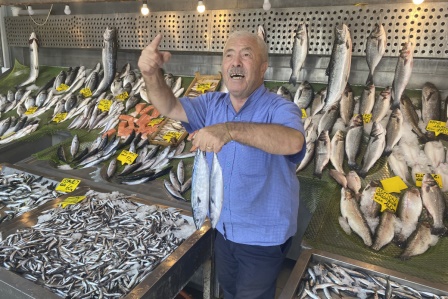 Sezon açıldı, tezgahlar balıkla dolmaya başladı