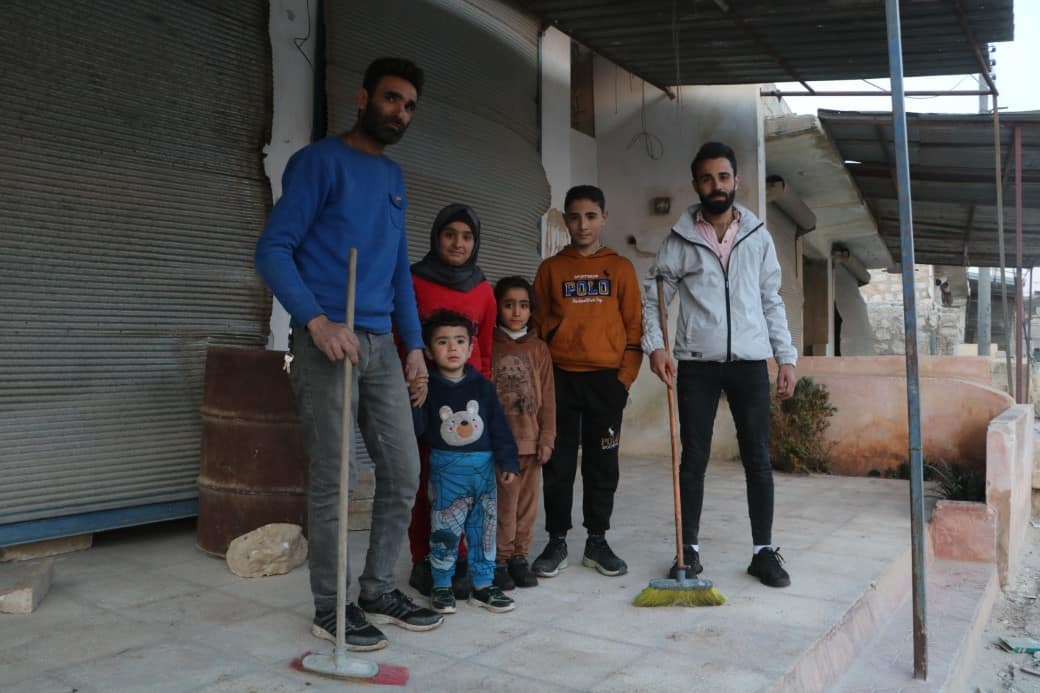 Suriye'den kaçarak Türkiye'ye sığınan aile 8 yıl sonra evine döndü