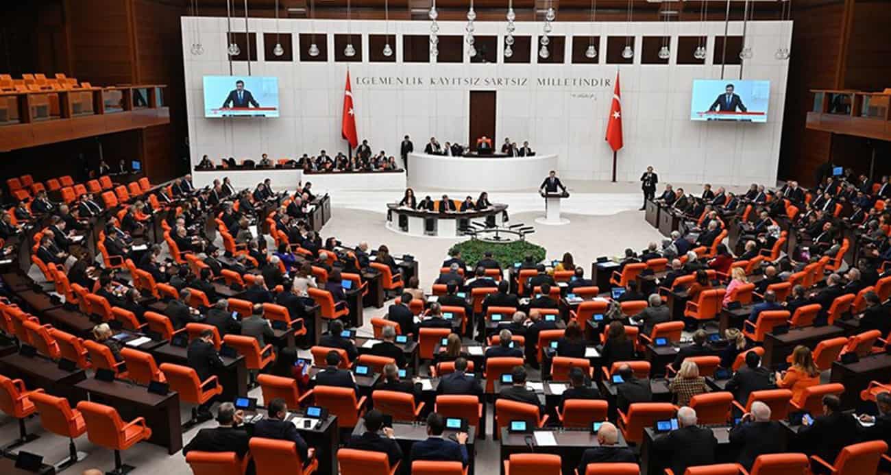 TBMM Genel Kurulu’nda Devlet Memurları Kanununda değişiklik teklifi kabul edildi