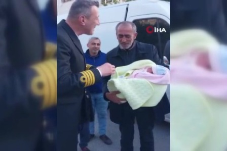 TCG Bayraktar gemisinde bir bebek daha dünyaya geldi