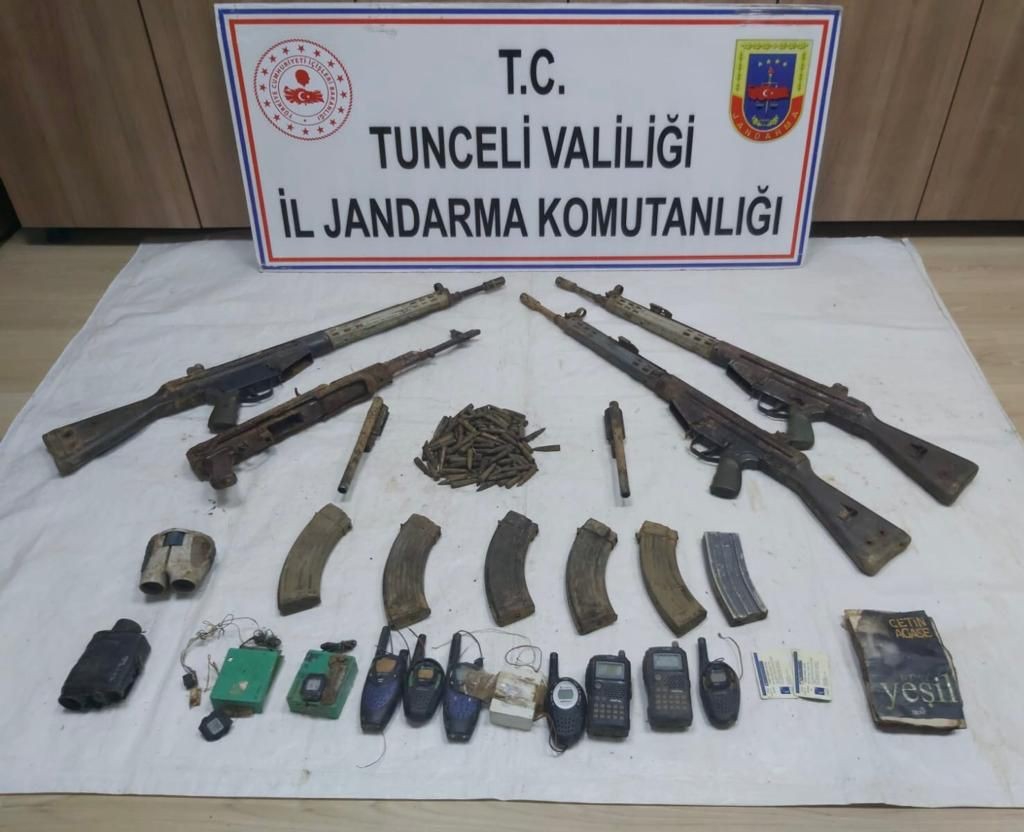  Tunceli’de Eren-Abluka7 operasyonunda silah ve yaşam malzemesi ele geçirildi