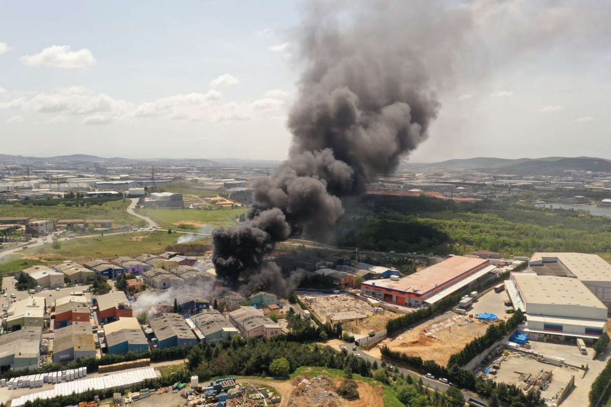 Tuzla'da fabrikada şiddetli patlama: 3 kişi hayatını kaybetti, 9 kişi hafif yaralandı