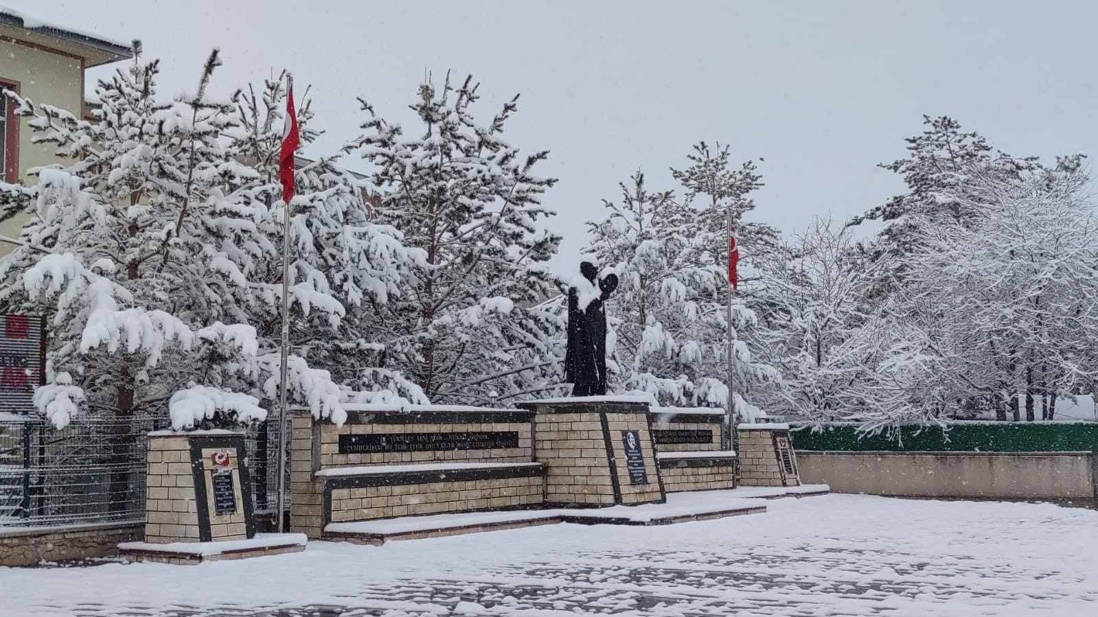 ‘Yazın yağan kar başıma’ türküsü gerçek oldu