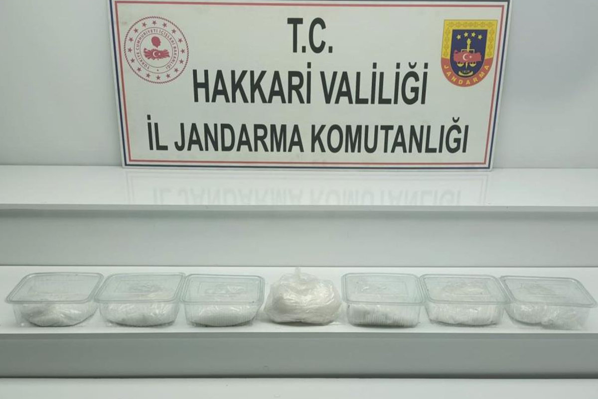 Yüksekova'da 7 kilo 500 gram metamfetamin maddesi ele geçirildi