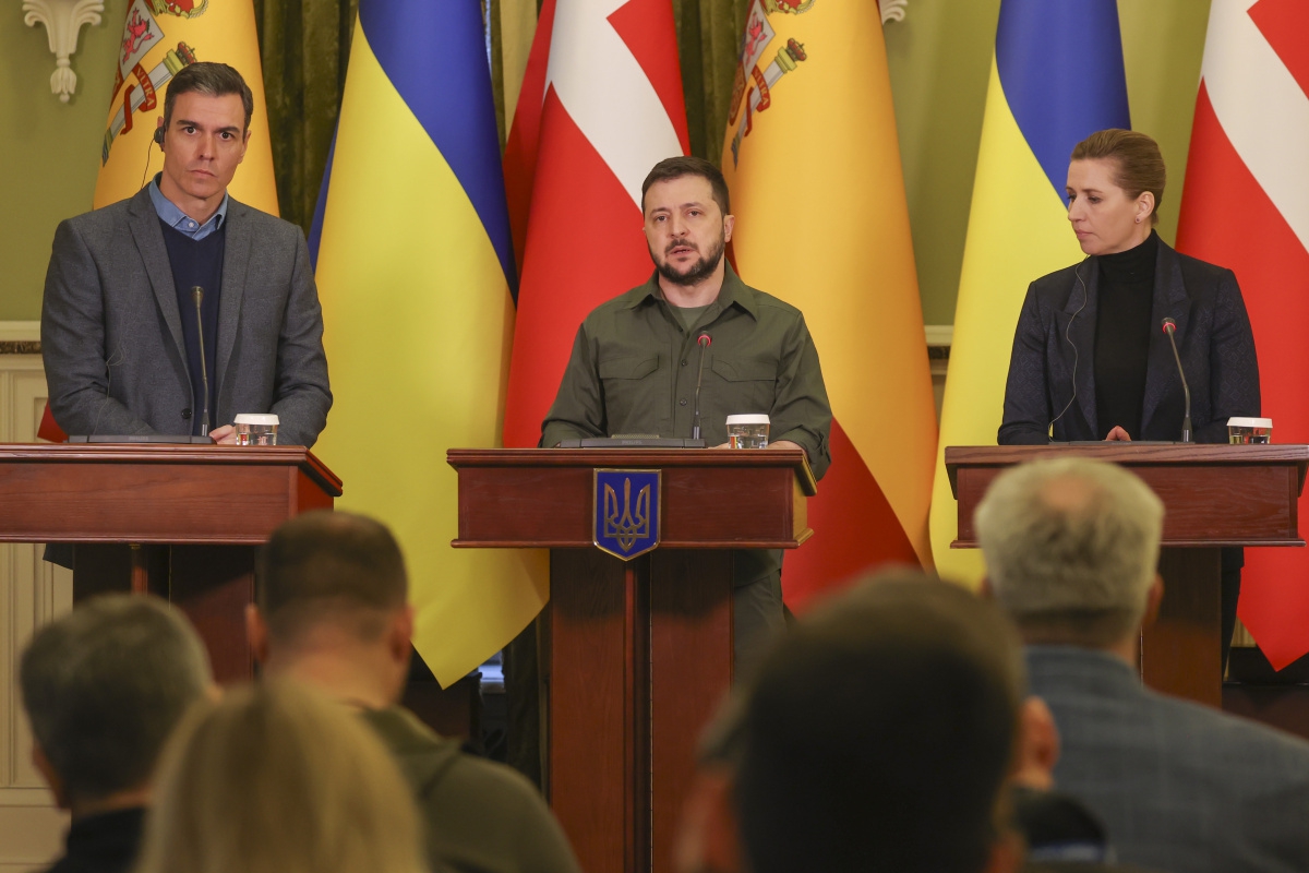 Zelenskiy: “Önümüzde geleceği belirleyecek zor günler var”